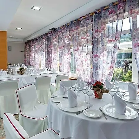 La Terraza De Hotell 2*