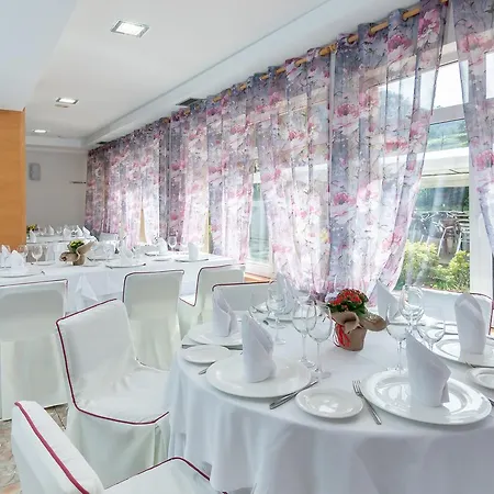 La Terraza De Hotel Puente Viesgo